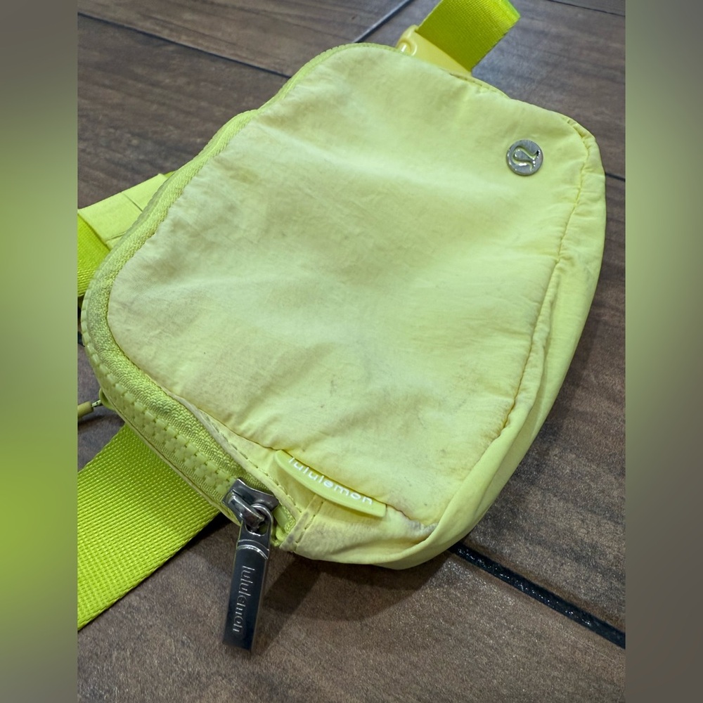 SOLD Lululemon neon yellow belt bag